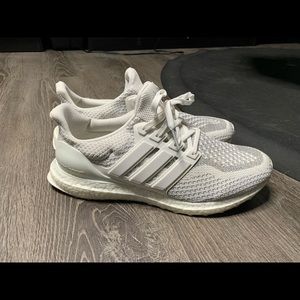 Adidas white ultraboost size 10 in men, white reflective